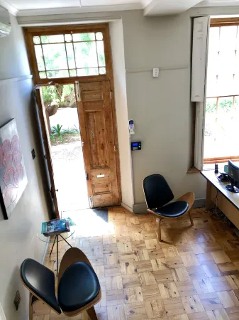 Zeederberg Corner Отели рядом с достопримечательностью «Groot Drakenstein Prison»