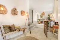 Garam Lisboa فنادق في ألمادا
