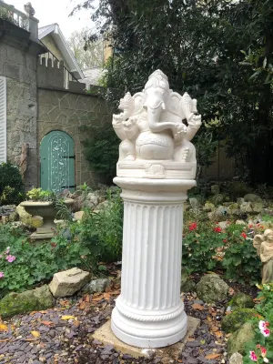 Enchanted Manor Отели в г. 