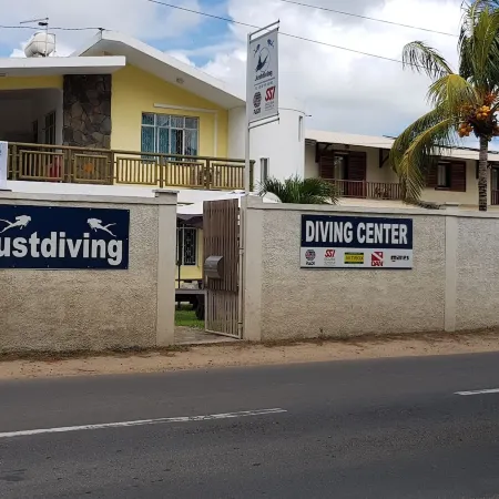 Allamanda Apartments - 100m Bain Boeuf Beach