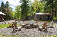 Stonehill's Farmhouse Hotels in Gardiner