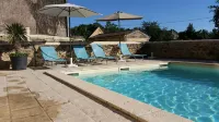 Château Fleur de Roques - Puisseguin Saint Emilion Hotels in Coutras