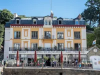 Hôtel de La Vallée Hotels in Dinard