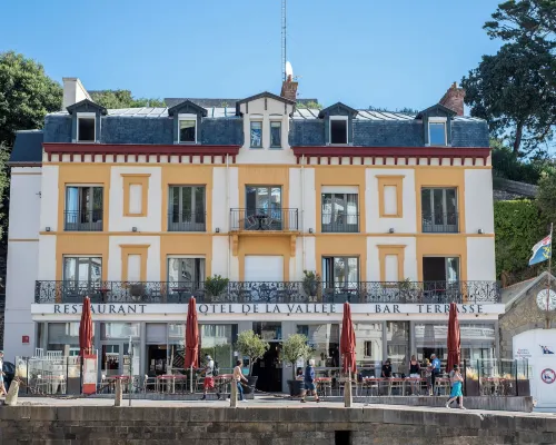 拉瓦雷酒店 迪納爾酒店