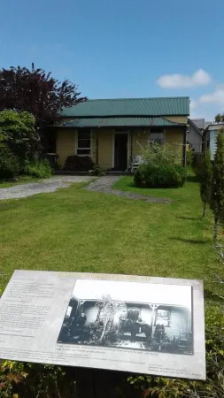 Kumara Historic Cottages Отели в г. Марсден