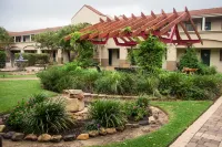 Vineyard Court Designer Suites Hotel Hotels near Sanders Corps of Cadets Center (SCCT)
