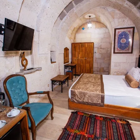 Caldera Cave Hotel & Restaurant
