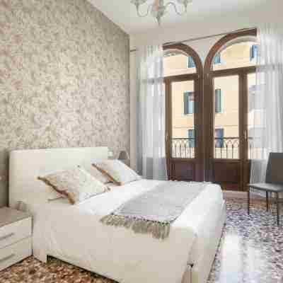 Dorsoduro Charme Apartments Rooms