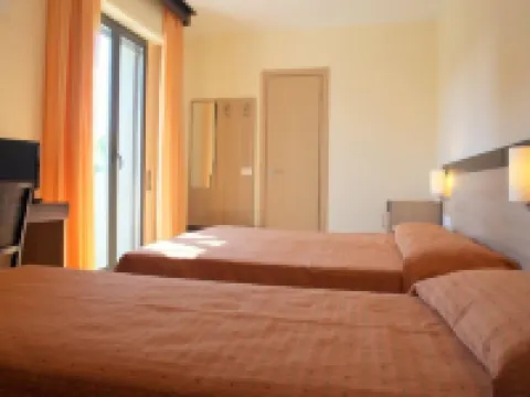 โรงแรมฟลอรา โรงแรมในBibbona