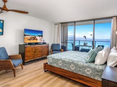 Oceanfront Kaanapali Studio Vistas