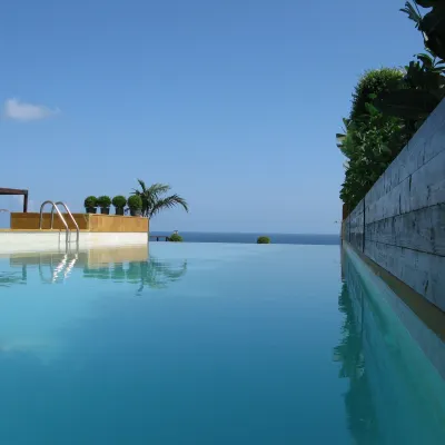 Warwick Palm Beach Hotel Hotels near Zaitunay Bay
