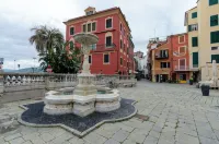 JOIVY Bright 2BR flat, moments from the beach