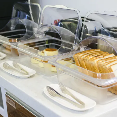 Ekonomy Haeundae Hostel Отели рядом с достопримечательностью «Станция метро Haeundae»