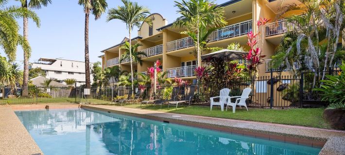 The York Beachfront Holiday Apartments Hotels in Trinity Beach