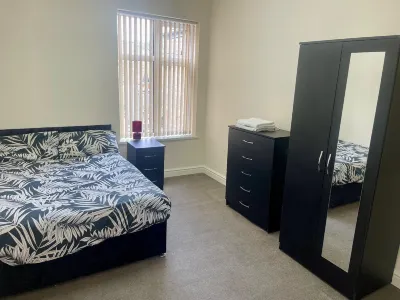 Stylish 1-Bed Apt - Sleeps 4 - Parking - WiFi