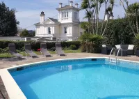The Devon Court - Ocean View