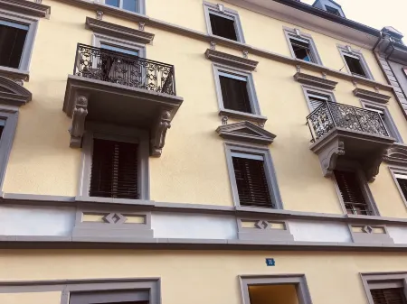 Inside Five Отели рядом с достопримечательностью «Flussbad Oberer Letten»