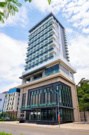 Wyndham Garden Legend Halong Отели рядом с достопримечательностью «Signature Royal Cruise»