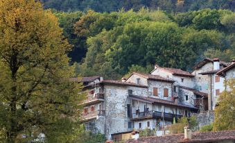 Traditional Apartment in Poffabro with Fireplace - Housity