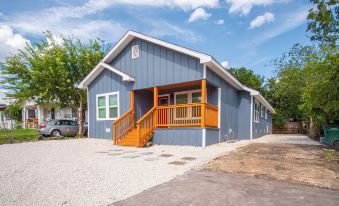 Comfortable 4BR2.5BA Family Home Near Riverwalk