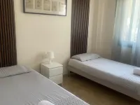 2 Bed Flat-Sleeps 4-Pets-Parking-Marina Duquesa Hotels in Manilva