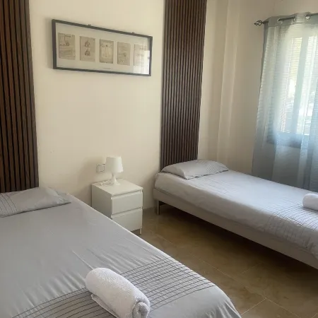 2 Bed Flat-Sleeps 4-Pets-Parking-Marina Duquesa