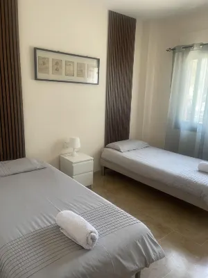 2 Bed Flat-Sleeps 4-Pets-Parking-Marina Duquesa - Wifi