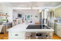 Venice Beach Bungalow 6 Blocks From Beach