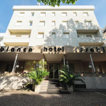 Hotel Rosabianca Отели рядом с достопримечательностью «Храм Темпио Малатестиано»