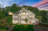 Lakefront 6Bdr Priv Dock Game Room Firepit Jakes Lake House by Avantstay