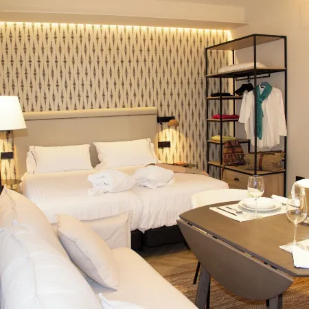 Puerta de la Ribera Suites