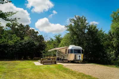 The Range Vintage Trailer Resort Hotel di Ellis County