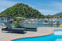 Beachcomber Inn Picton Hotels in Picton