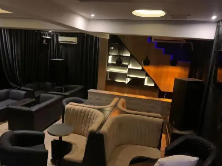 Kenora Luxury Apartments Отели в г. Кудуру