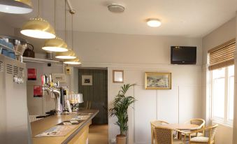 The Royal Oak Hotel
