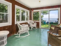 Camp Roosevelt 5 Bedroom Cottage by RedAwning Hotels in Shelburne