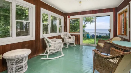 Camp Roosevelt 5 Bedroom Cottage by RedAwning