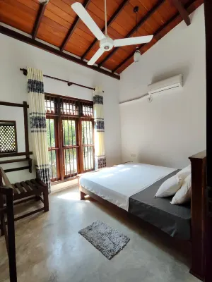 Villa de Lagoon View Hotel dekat Pangkalan Pesawat Laut Laguna Mawella