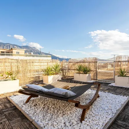 Urban Nest - Loft with Private Rooftop Garden