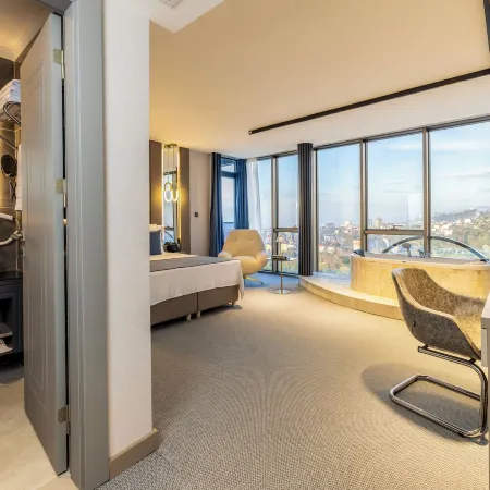 Rossi Luxury Hotel