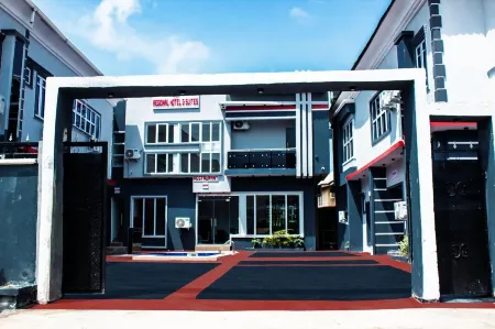 Regional Hotel and Suites Отели рядом с достопримечательностью «Элеко Бич»