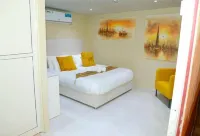 Luxury Premium Desert Camp Deluxe Room Hotels in Al Awir