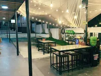 Pig Dive Hostel Moalboal