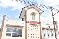 RedDoorz Syariah Near Batu Night Spectacular Các khách sạn ở Batu Sub-District