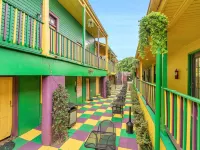 Historic Mardi Gras Inn Hotels near Washington Square