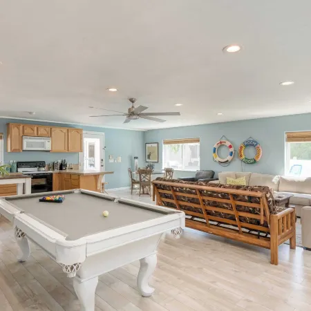 Grand Contento by AvantStay Extraordinary Estate w Pool Hot Tub Movie Room