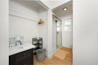 Charming studio with WiFi and AC in welcoming Rosemead Dollar Tree(蒙特雷公園店)附近的飯店