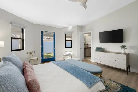 This Must Be the Place - Pool, Spa, Games, King Bed