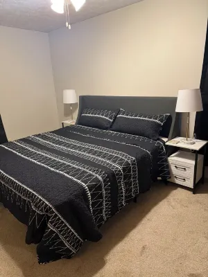 3 Bedroom,1.5 Bath Whole House House, Athens City FREE parking, Wifi and Laundry Hotels in Athens Township