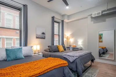 Prime OTR, Steps to TQL, Findlay Mkt, Light Rail, WiFi, 3 LUX Queen Beds, 55inTV Hotels near Holy Cross - Immaculata Parish